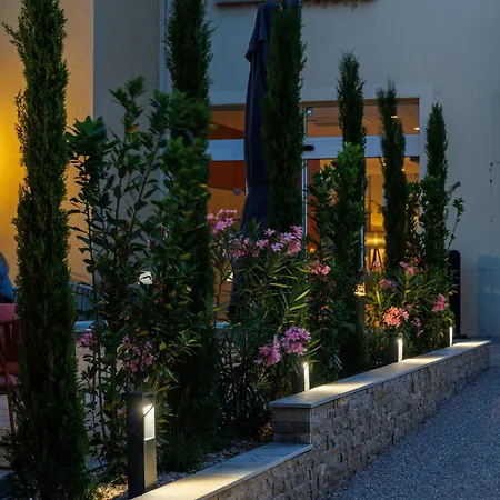 Hotel The Originals Boutique, Le Pariou, 3*